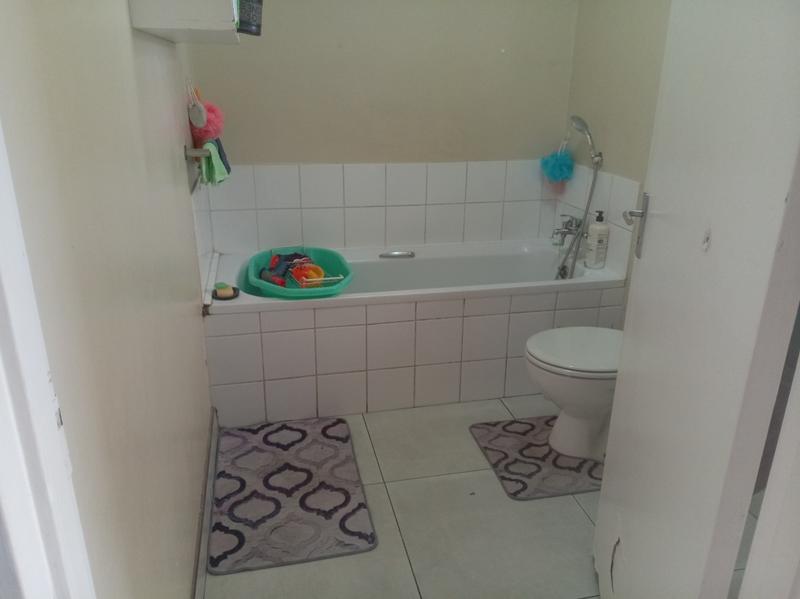 3 Bedroom Property for Sale in Pelikan Park Western Cape